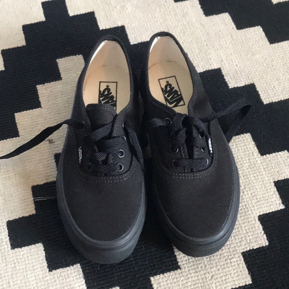 Kids Vans Size 2 New with out tags